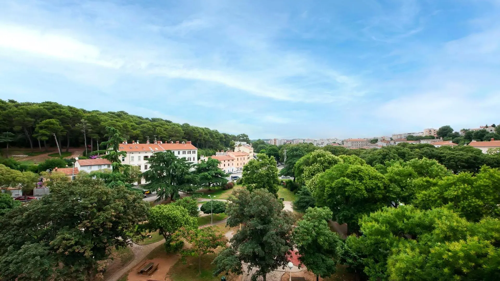 Arena Parkside Residence Pula 0*,